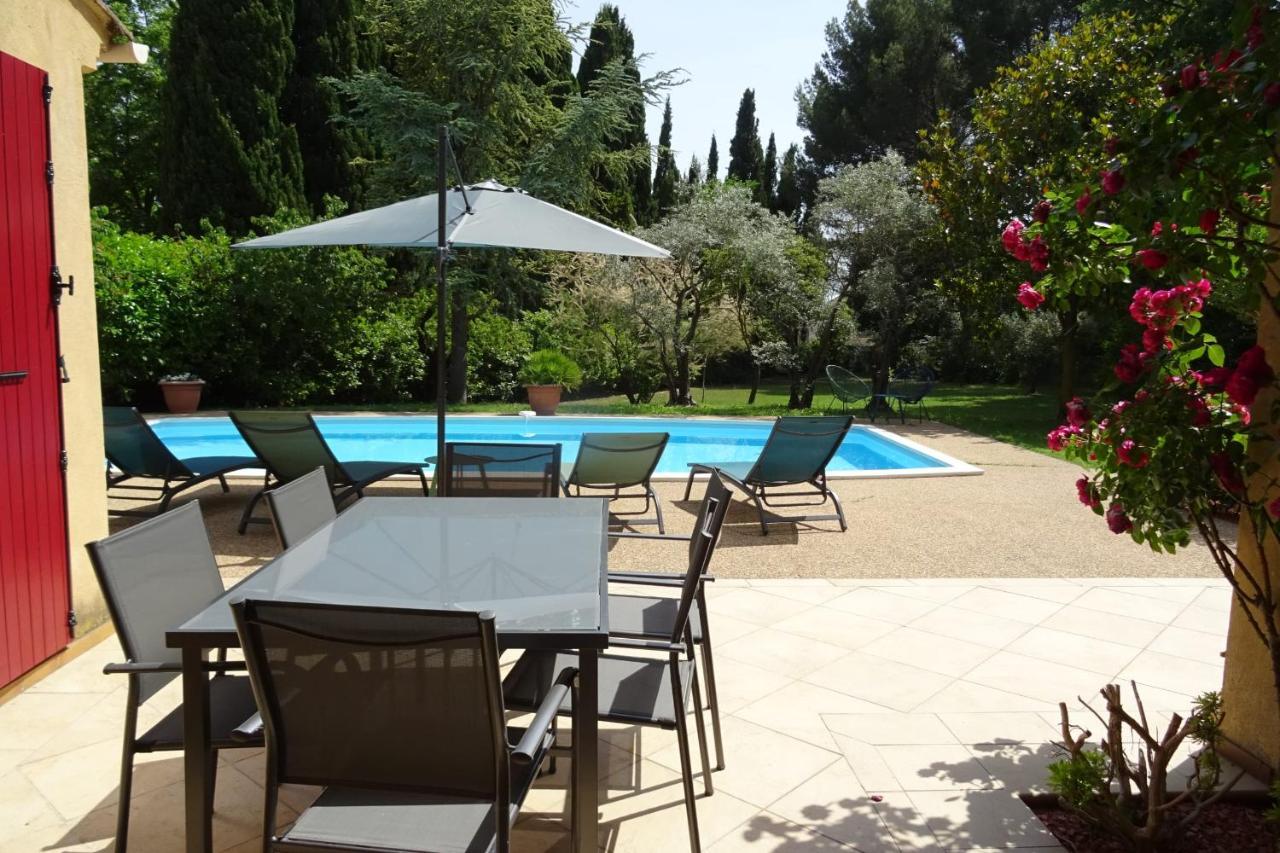 Vila The Blue Tit - Private Swimming Pool LʼIsle-sur-la-Sorgue Exteriér fotografie